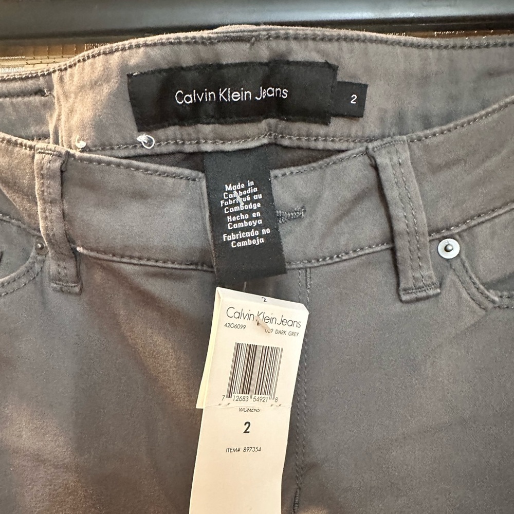 Calvin Klein Jeans Women's Skinny Jeans in Charcoal Gray